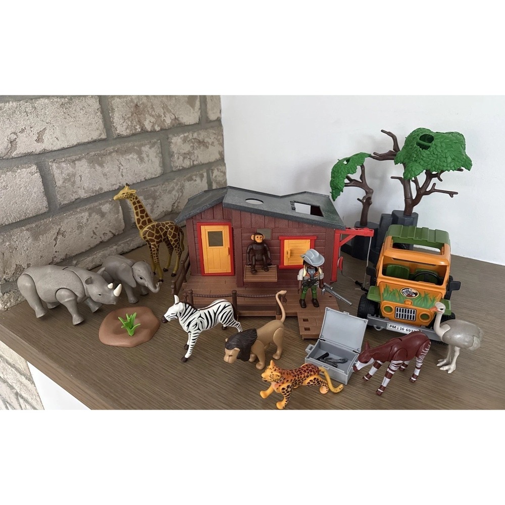 Playmobil African Wildlife Safari Play Set Ranger's Vehicle, Animals & More